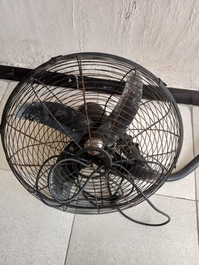 bracket fan