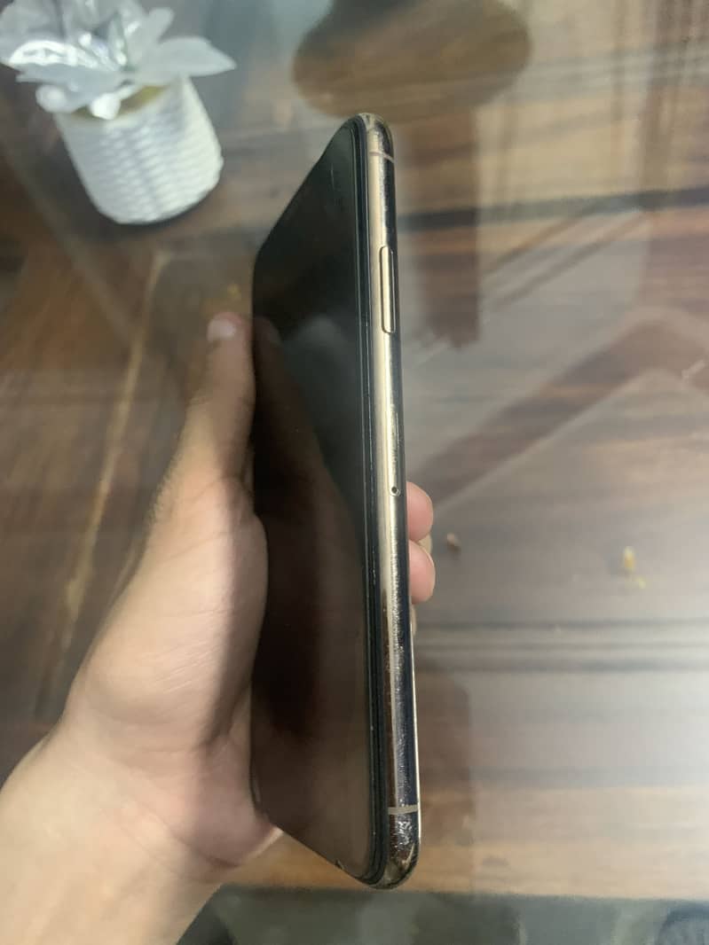 iPhone xs 1