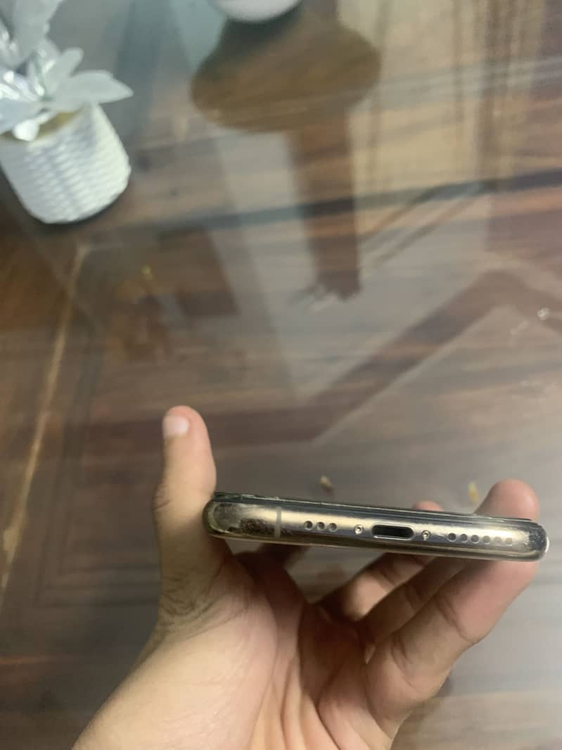 iPhone xs 3