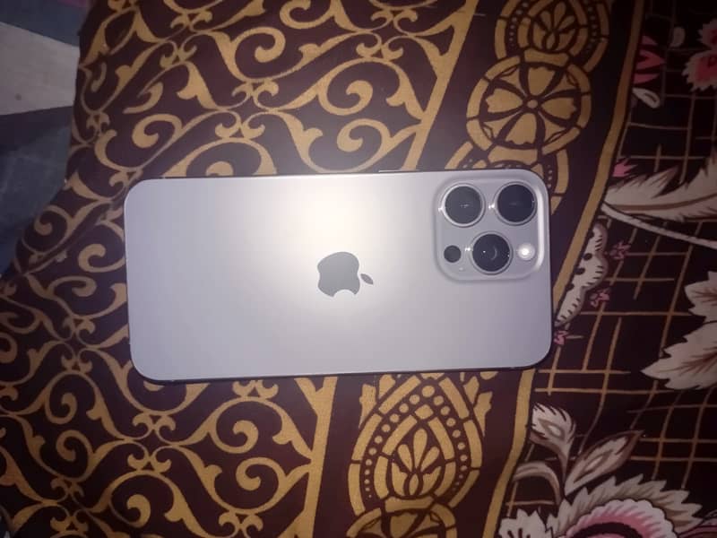 Apple iPhone 15 Pro Max 0