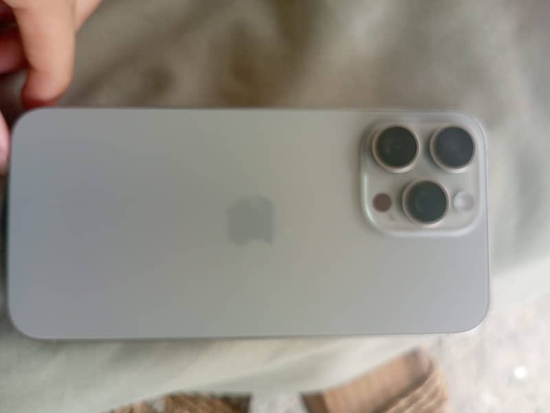 Apple iPhone 15 Pro Max 1