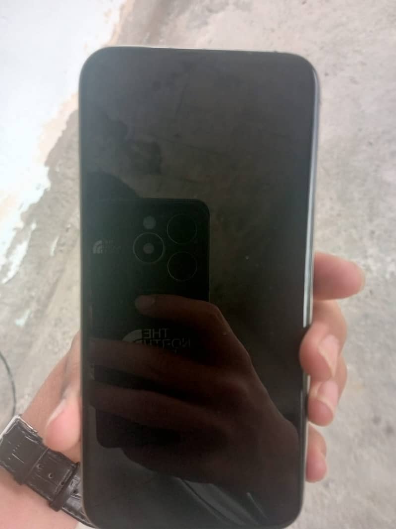 Apple iPhone 15 Pro Max 4