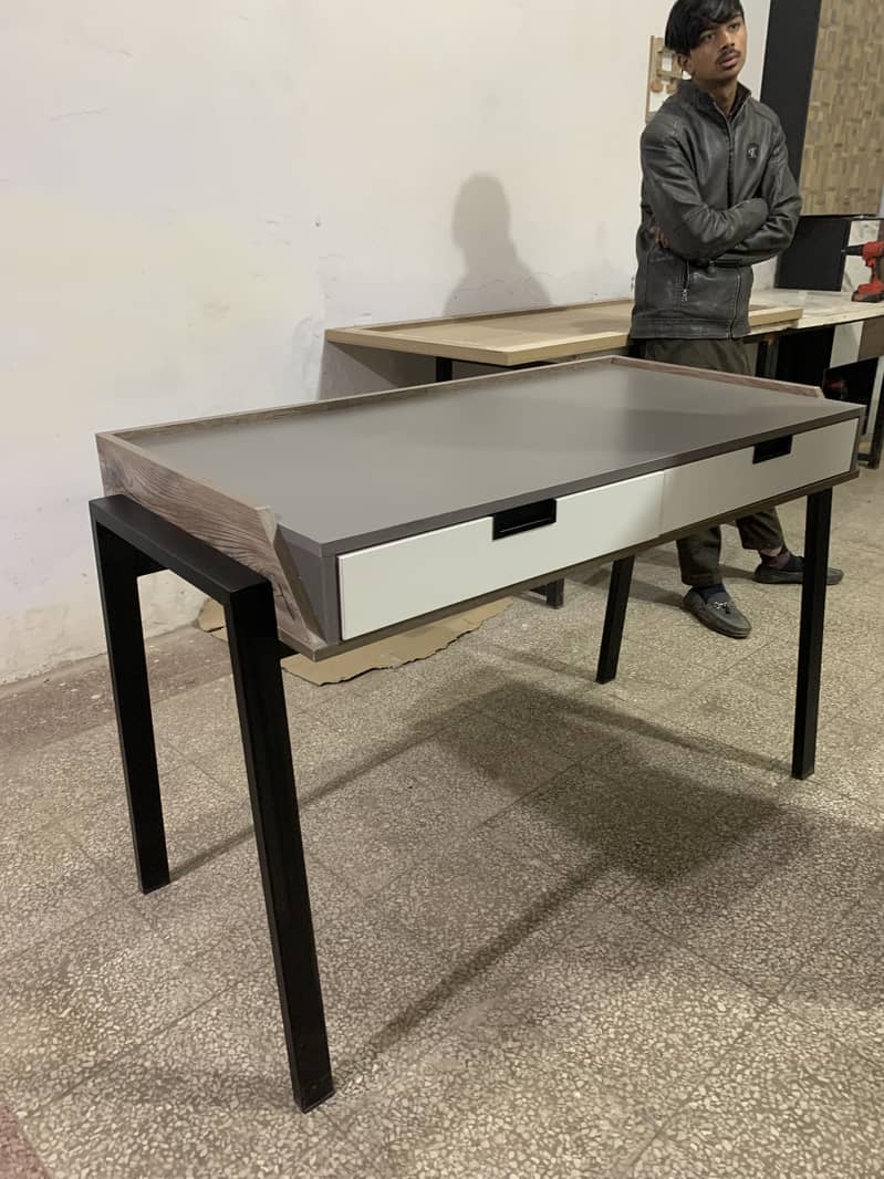 Gaming table/ workstation table 4