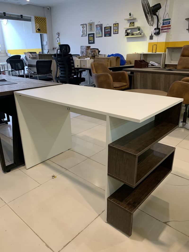 Gaming table/ workstation table 7