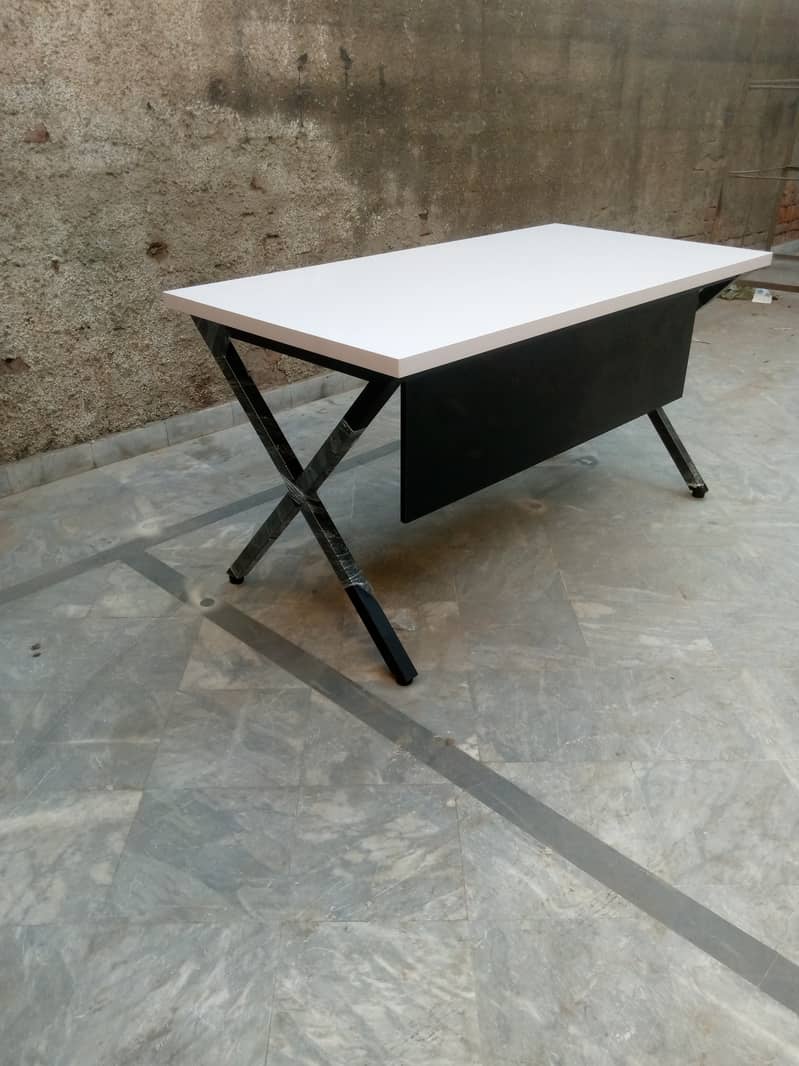 Gaming table/ workstation table 13