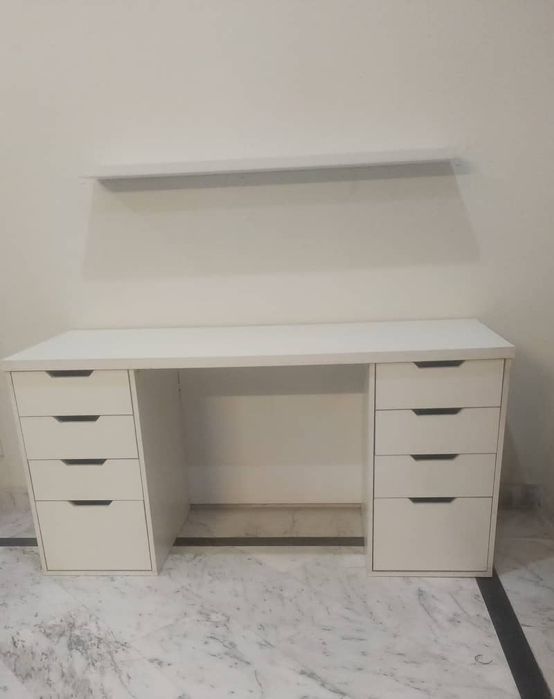Gaming table/ workstation table 16