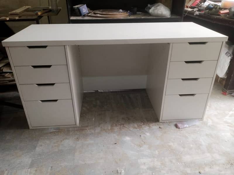 Gaming table/ workstation table 17