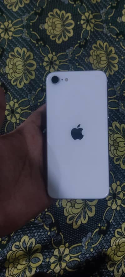white iPhone SE 2020 128GB Battery Health 74%