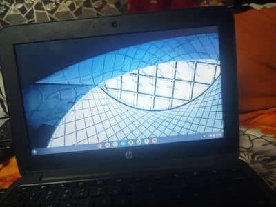 chrome book 4/32 hp all ok just like neww bhir sy ayii Hy
