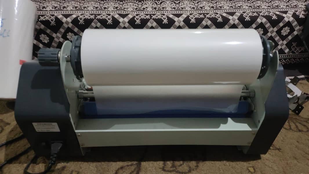 Roll lamination machine 2