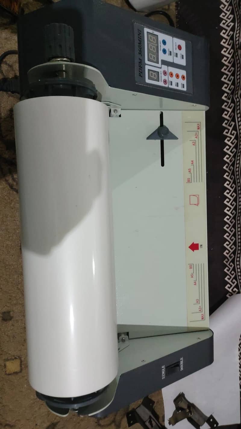 Roll lamination machine 3