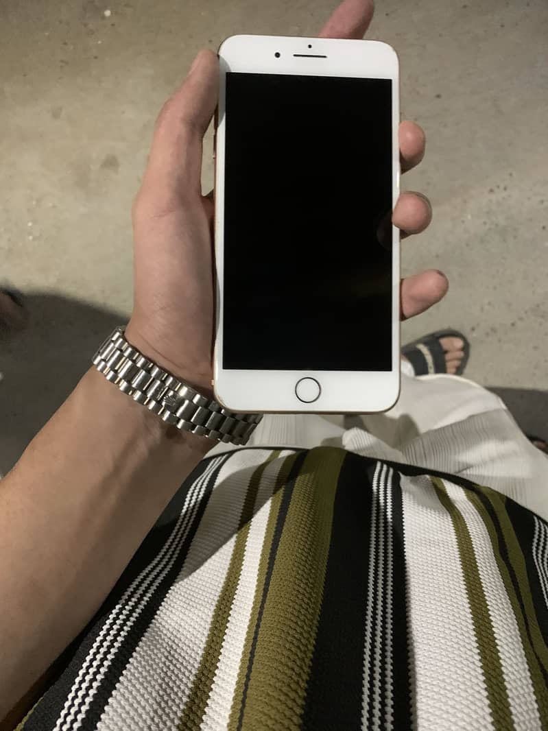 IPHONE 8 PLUS 1