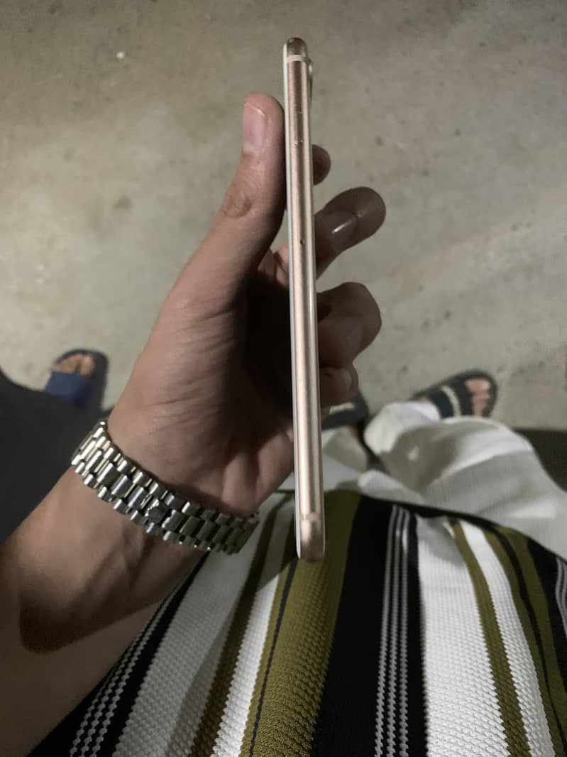 IPHONE 8 PLUS 4