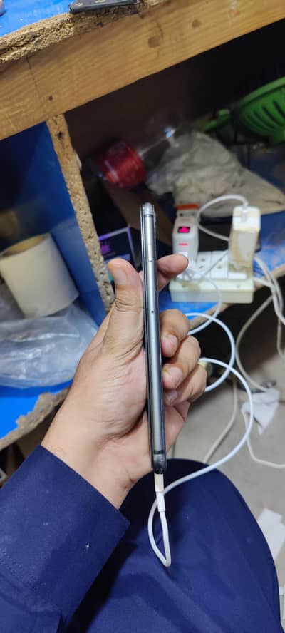 iphone 8 plus beack brack all orignal mobile bypass ha 64gb wala