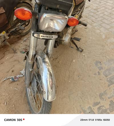 Selling Honda CG 125