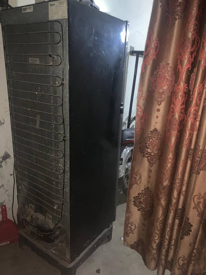 refrigerator 3