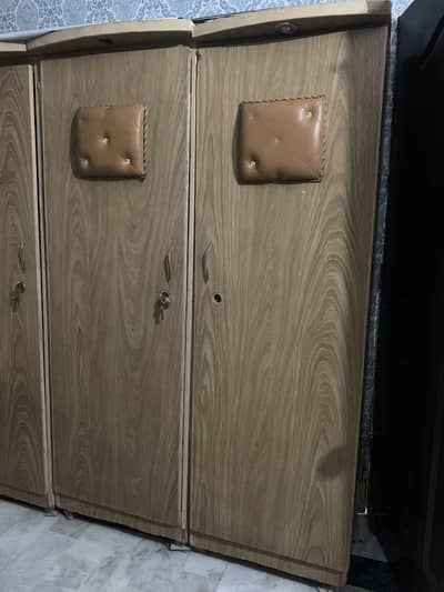 Dressing table And wardrobe