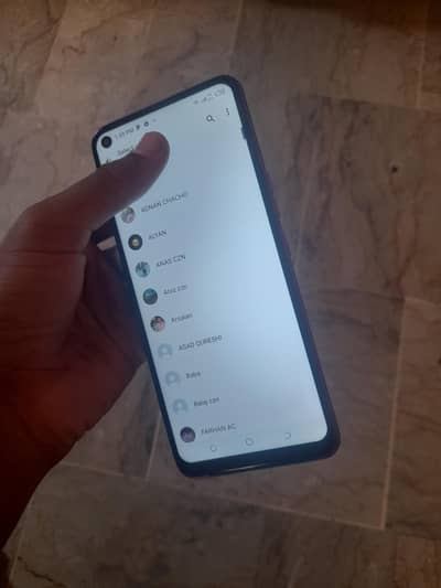 8 hazar tak koi mobile chahiye all ok ho koi fault na ho