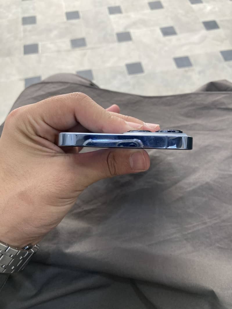 IPhone 13 Pro Max 4