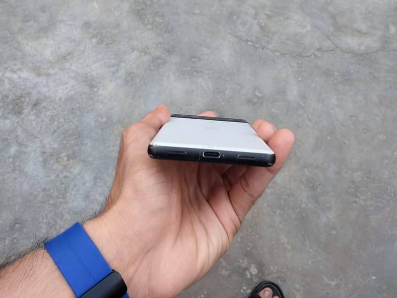 Google pixel 6A 3