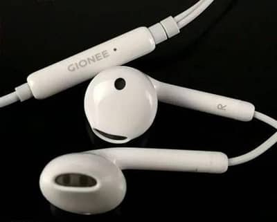 Selling Handfree "Gionee" and only on 250/ - pkr final and good cond