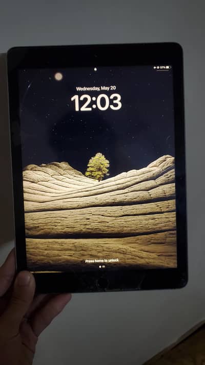 iPad 5 (2017) 128gb  Perfect for Kids , Gaming , for study