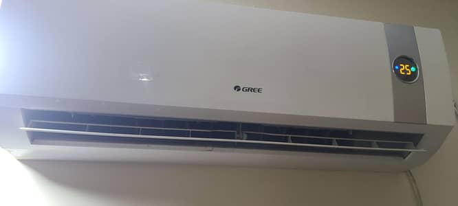 gree ac 1 ton ,non inverter in very good condition like new ,