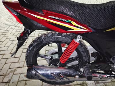 Honda CB125F 2025 – Applied For – 4500 KM – 10/10 Condition