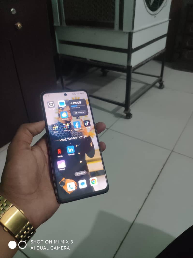 Realme C75 1