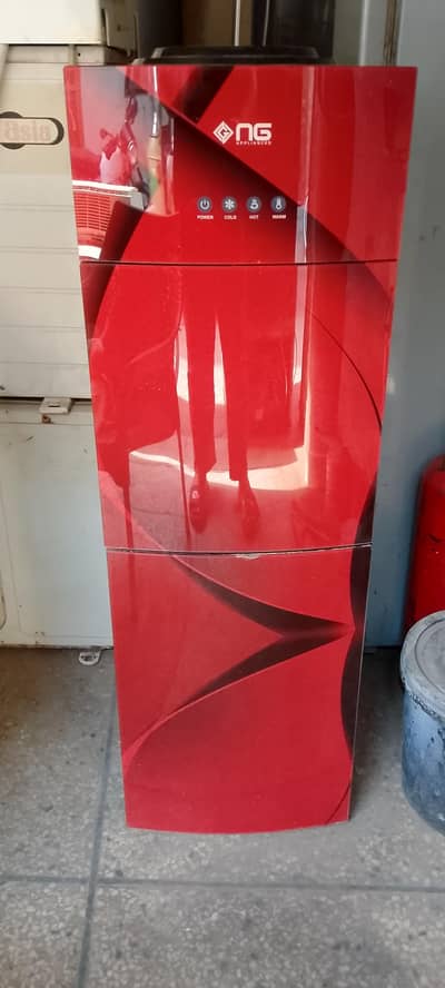 03016759282==water dispenser condition like brand new