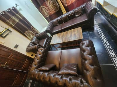 6 Seater Luxury Chesterfield Sofa for Sale (Excellent Condition)