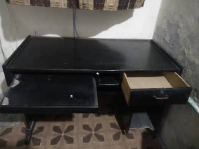 Computer table for sale