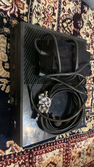 Xbox one series 10/9 condition slightly used with all Accessories