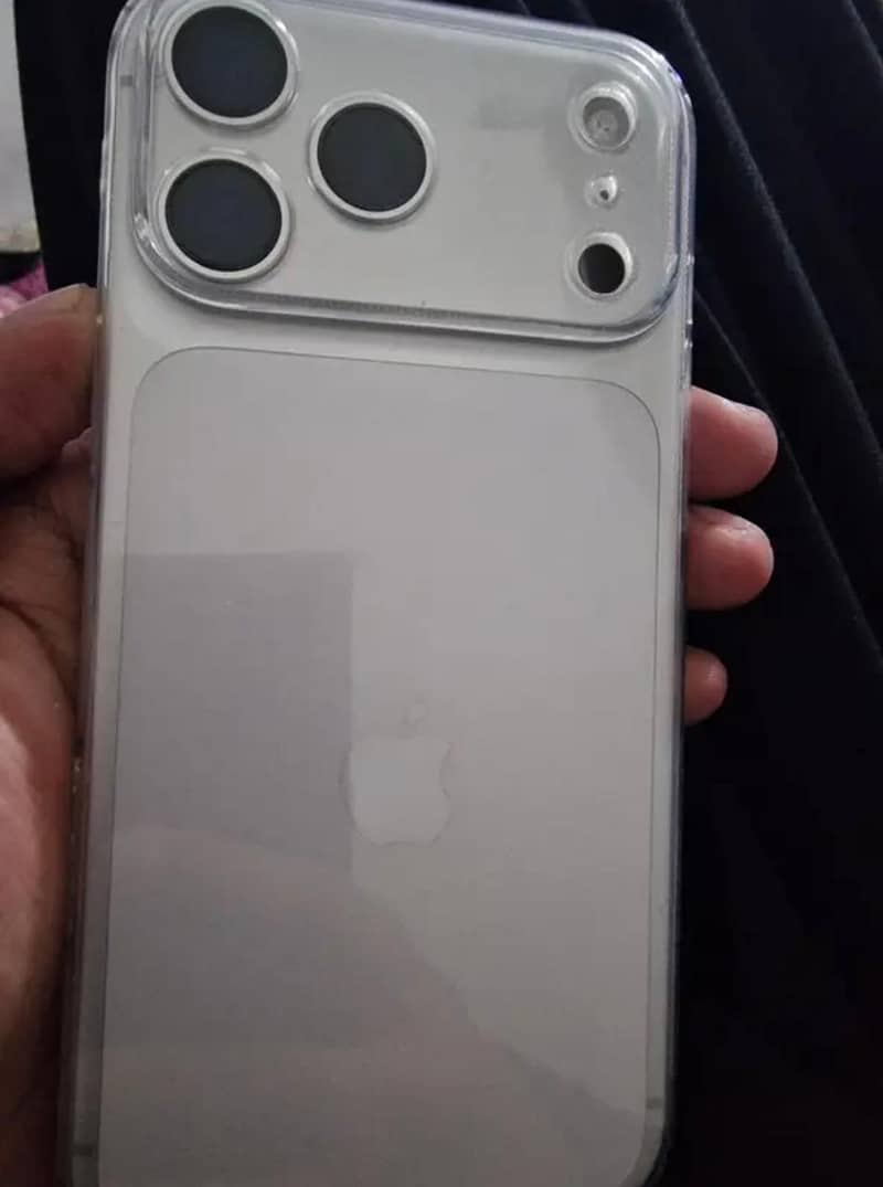 iphone 17 pro max 1