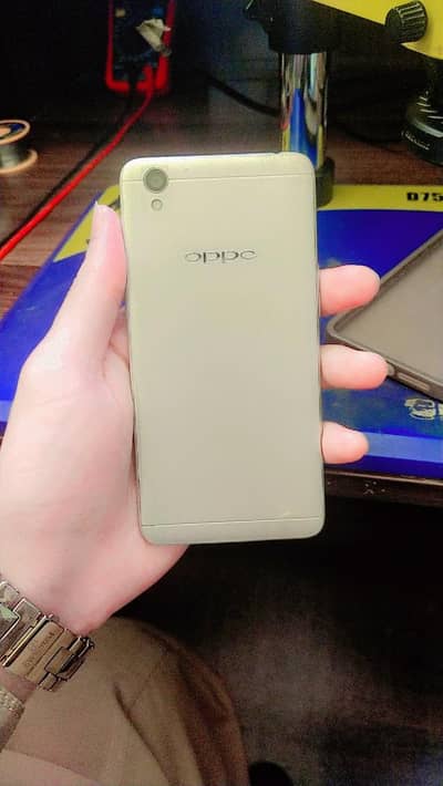 0pp0 A37 2 GB Ram 16 Gb PTA appr0ved
