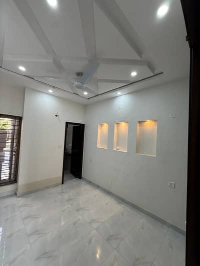 10 marla brand New upr portion available for Rent