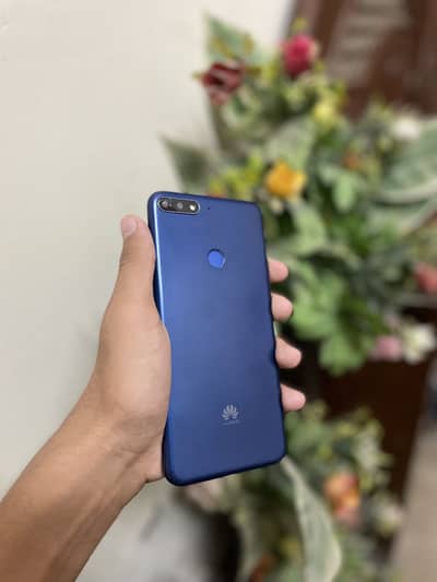 HUAWEI Y7 prime 2018 ( exchange possible with iphone or android)