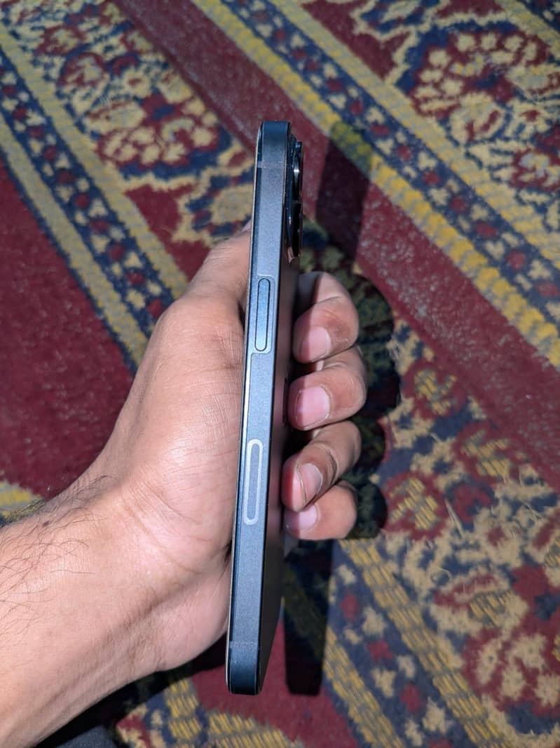 iPhone 13 3