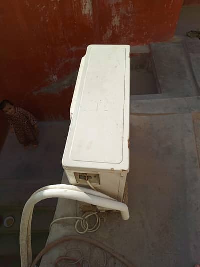 ac hier 1.5 tn new conditions and full working ok