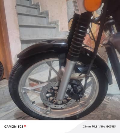 Suzuki GS 150 for sale like new bike model 2022 bht kam use hwi hai