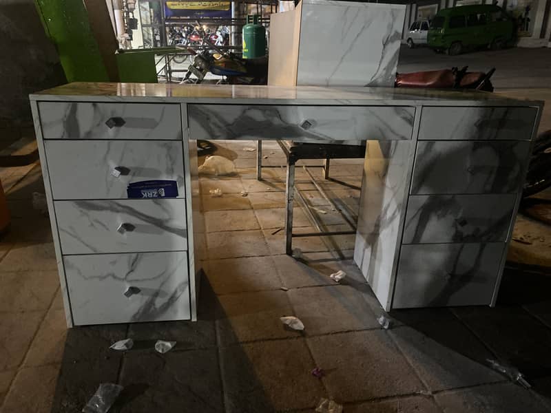 Dressing table with 2 side tables 4