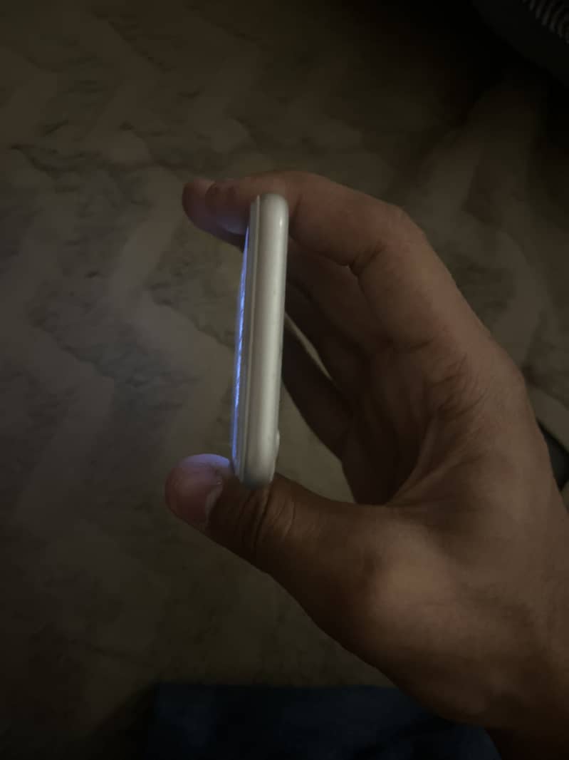 iPhone 8 3