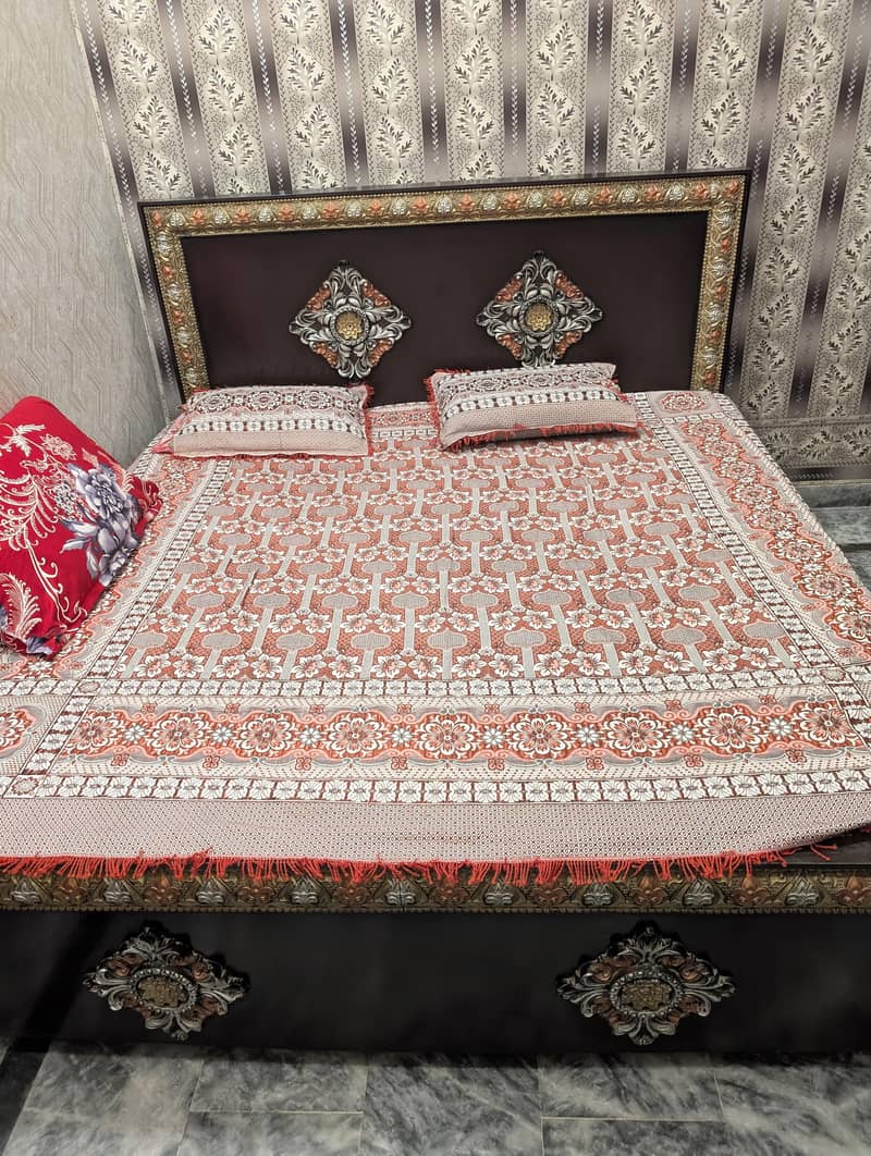 Double Bed 0