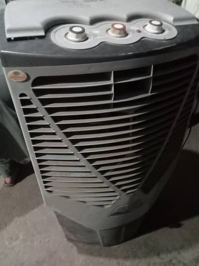 Air cooler | 220volt | Good Condition | minor water tank leakage