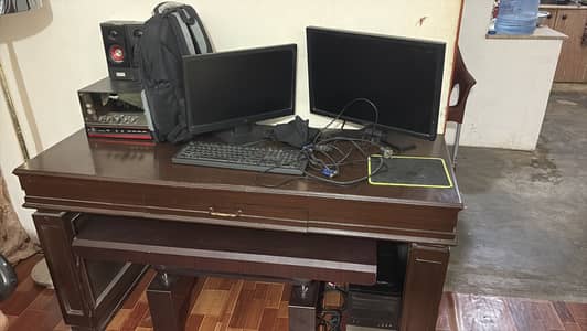 Computer table for sale