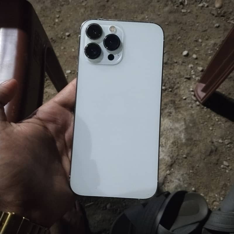 iPhone 13 Pro Max 2