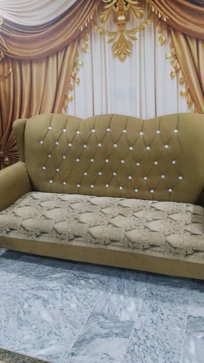 5 seater sofa for sale good condition Ali town Adyala