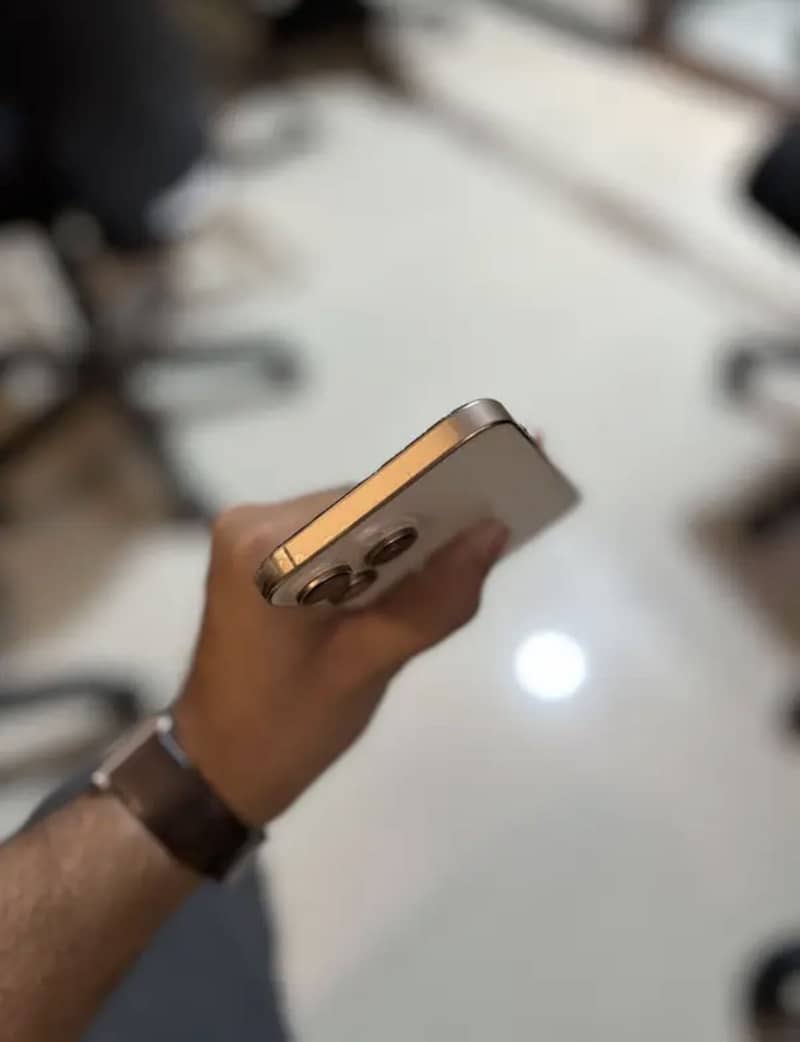 Iphone 16 pro max 2