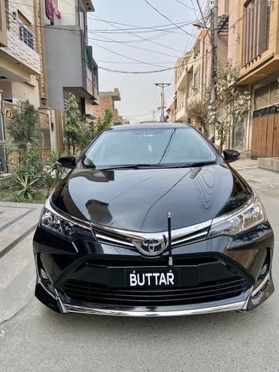 Toyota Corolla Altis is 1.6 Black 2016