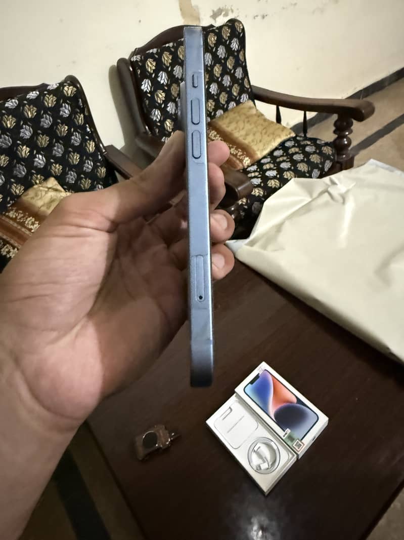 Apple iPhone 14 3